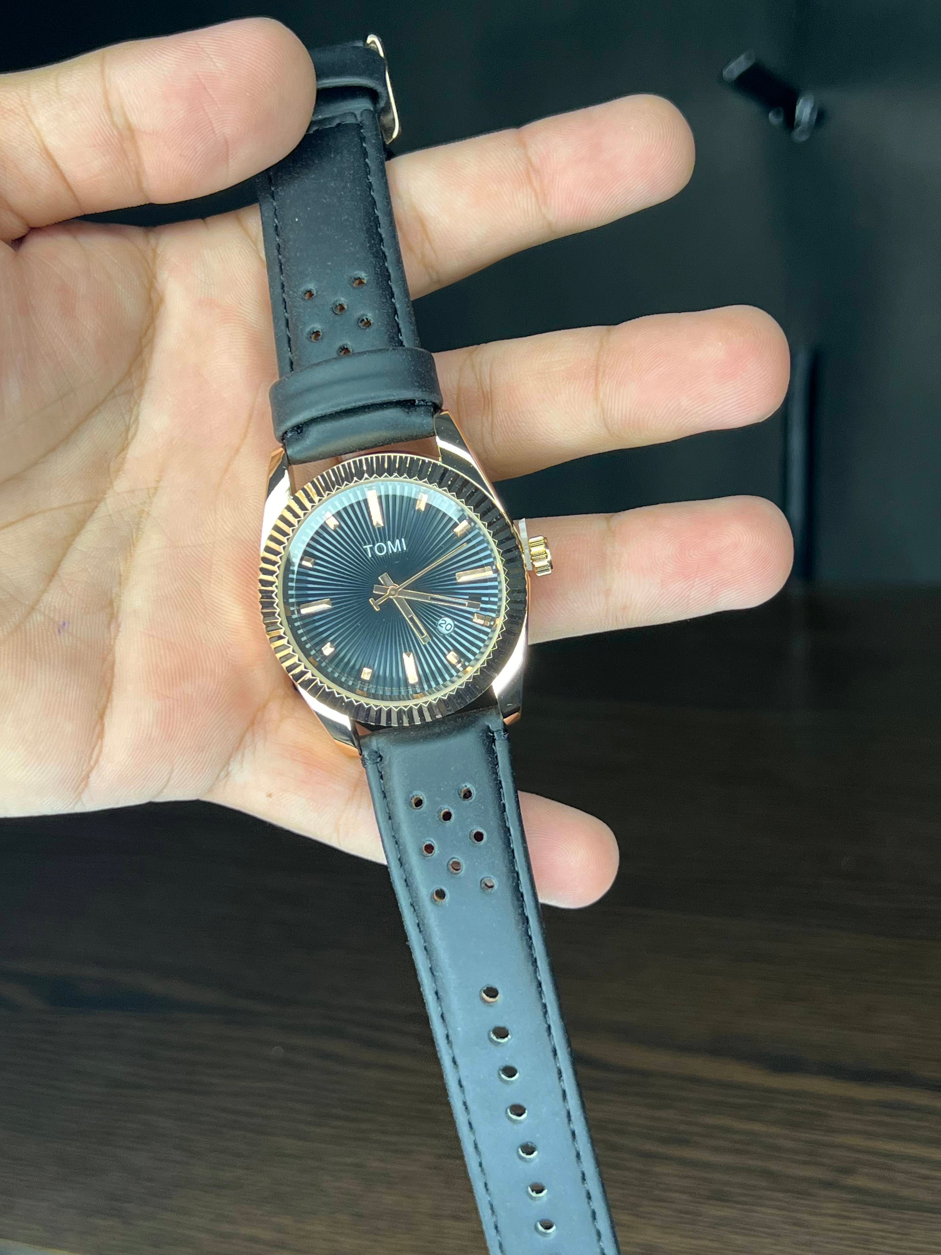 Luxury Black Gift Set – Men’s Watch, Pen & Notebook Combo